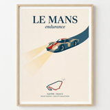 Rennstrecke Poster Le Mans – gerahmtes Poster an weißer Wand
